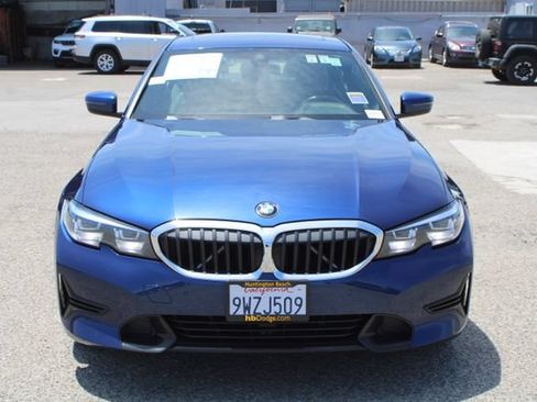 Used 2020 BMW 330i Sedan w/ Driving Assistance Package RWD image 2