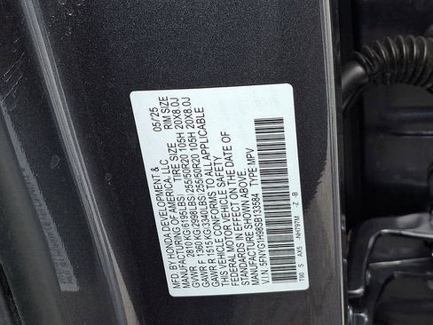 Used 2025 Honda Pilot Black Edition image 30