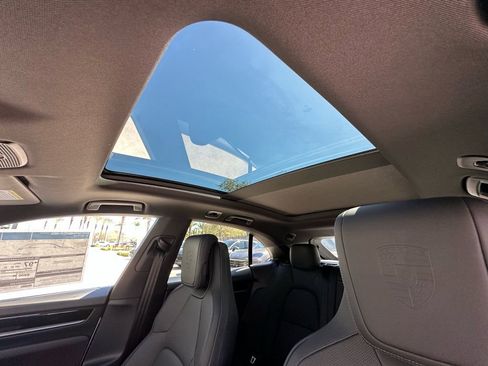 Used 2026 Porsche Macan Electric RWD image 25