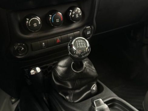 Used 2016 Jeep Wrangler Sahara w/ Connectivity Group AWD/4WD image 21