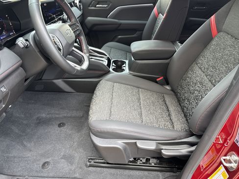 Used 2023 Chevrolet Colorado Z71 w/ Advanced Trailering Package image 9