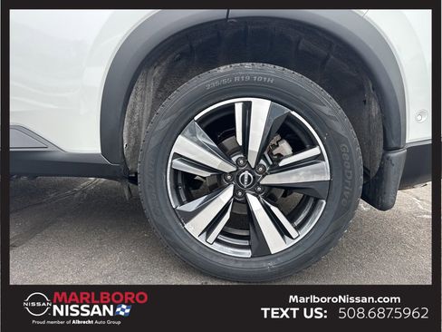 Certified 2025 Nissan Rogue SL w/ Tech Package image 12