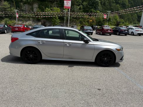 Used 2024 Honda Civic Sport image 6