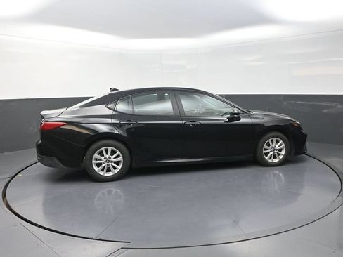 Used 2025 Toyota Camry LE FWD image 9