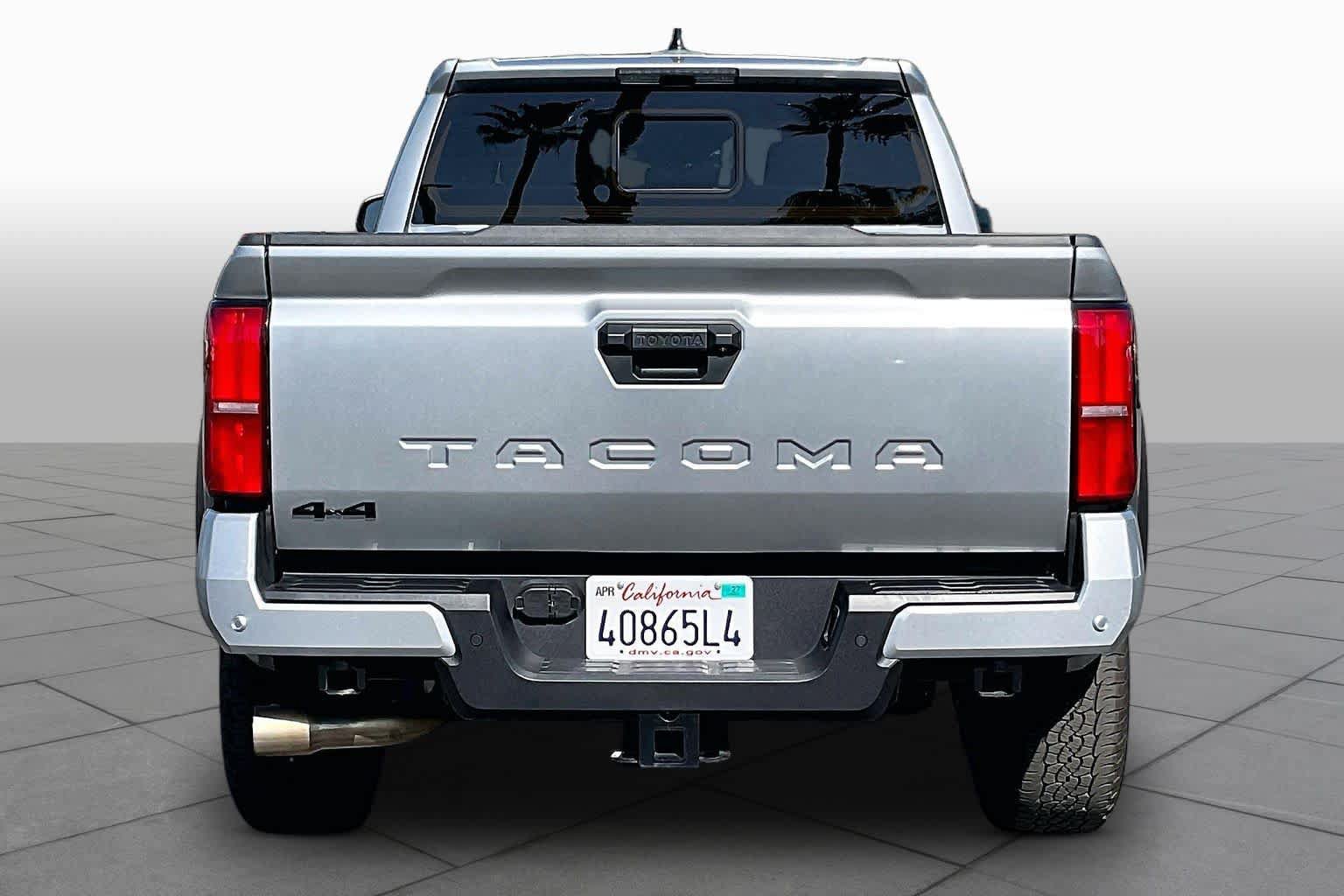 Used 2026 Toyota Tacoma TRD Off-Road w/ TRD Off Road Upgrade Package AWD/4WD image 4