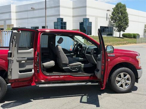 Used 2018 Ford F150 XLT w/ Equipment Group 302A Luxury AWD/4WD image 15
