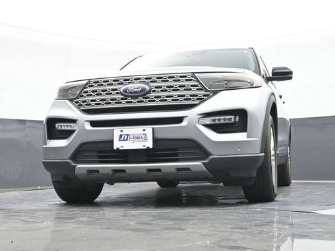 Used 2022 Ford Explorer Limited w/ Equipment Group 301A AWD/4WD image 58