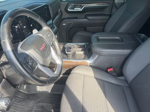 Used 2022 GMC Sierra 1500 Elevation w/ Preferred Package RWD image 9