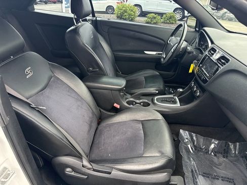 Used 2012 Chrysler 200 S image 9