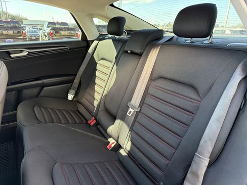 Used 2014 Ford Fusion SE image 6