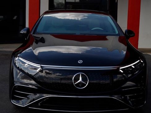 Used 2023 Mercedes-Benz EQS 450+ Sedan image 2