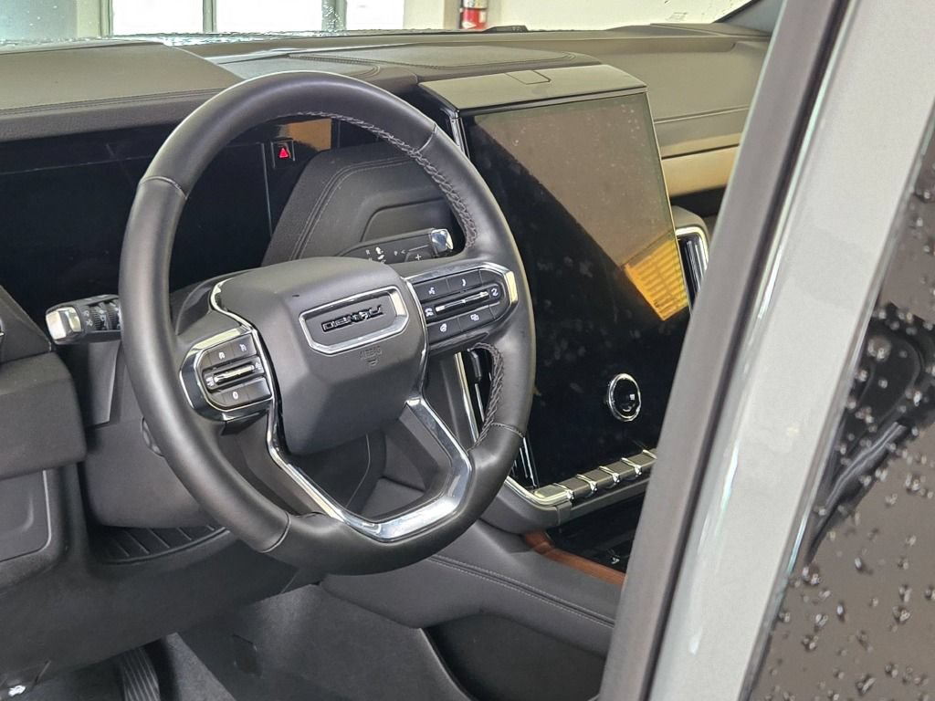Used 2025 GMC Yukon Denali AWD/4WD image 23