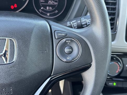 Used 2019 Honda HR-V LX image 11