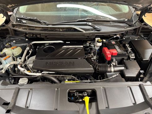 Used 2025 Nissan Rogue SV FWD image 34