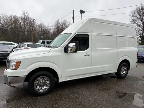 Used 2017 Nissan NV 3500 SL w/ Technology Package image 3