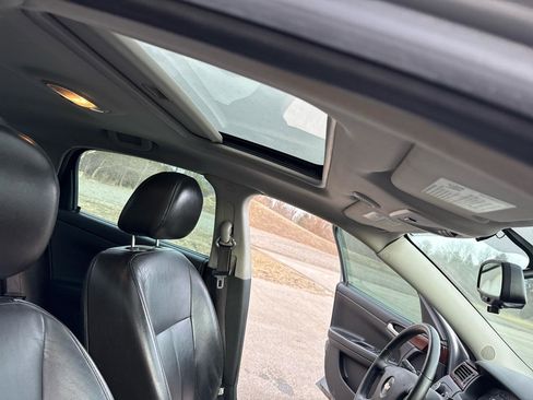 Used 2009 Chevrolet Impala LT w/ Luxury Edition Package image 20