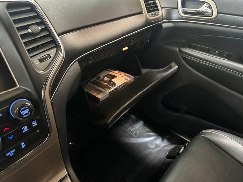 Certified 2017 Jeep Grand Cherokee Limited AWD/4WD image 30
