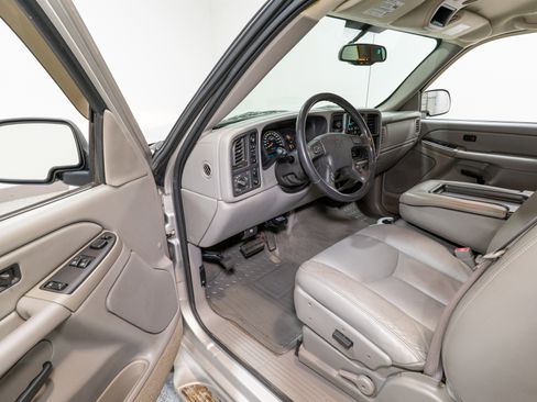 Used 2004 Chevrolet Silverado 1500 w/ Light Duty Power Package image 13