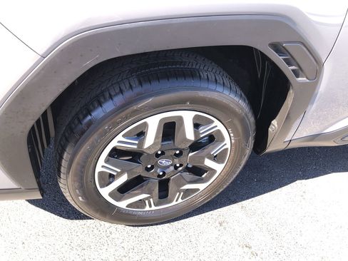 Used 2025 Subaru Forester Premium image 2