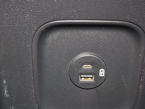 Used 2020 Ford Escape SE image 15