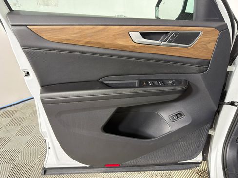 Used 2024 Volkswagen Atlas SE FWD image 10