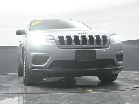 Used 2020 Jeep Cherokee Latitude w/ Cold Weather Group FWD image 42