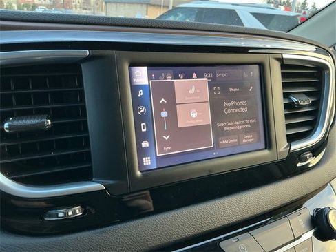 Used 2024 Chrysler Voyager LX image 25