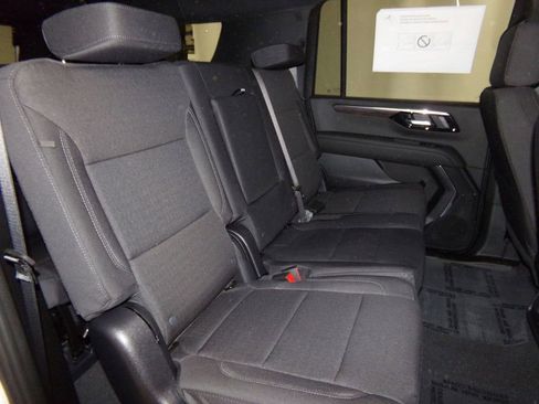 New 2025 Chevrolet Suburban LS image 10