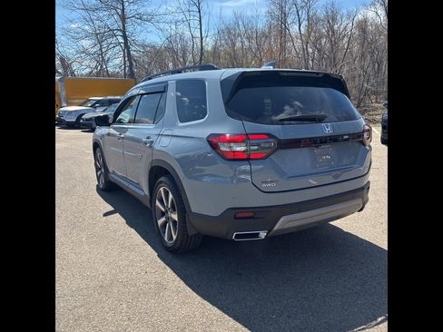 Used 2023 Honda Pilot Elite image 16