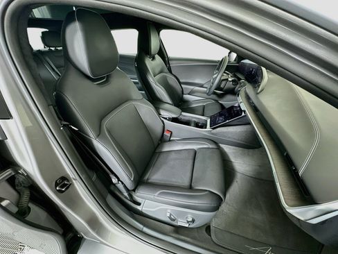 Used 2024 Lucid Air Touring AWD/4WD image 32