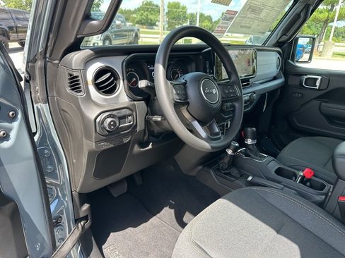 New 2025 Jeep Gladiator Sport image 61