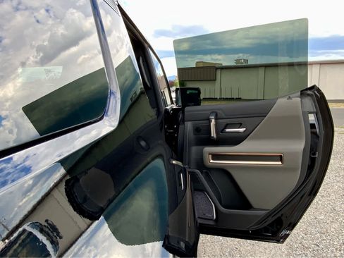 New 2025 GMC Hummer EV 3X w/ LPO, Illumination Package image 53