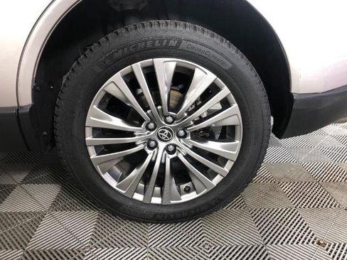 Used 2021 Toyota Venza XLE w/ Softex Package AWD/4WD image 20