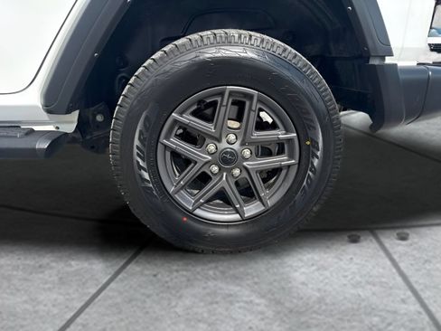 Used 2025 Jeep Wrangler Unlimited Sport AWD/4WD image 29