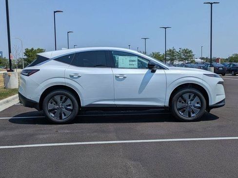 Used 2025 Nissan Murano SL AWD/4WD image 2