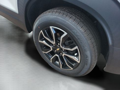Used 2023 Chevrolet TrailBlazer ACTIV w/ Sun and Liftgate Package AWD/4WD image 29