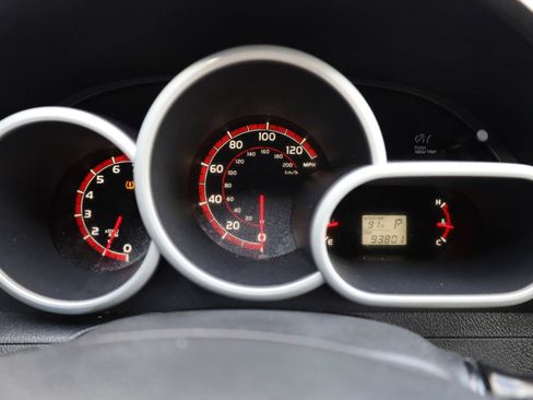 Used 2011 Toyota Matrix FWD image 9