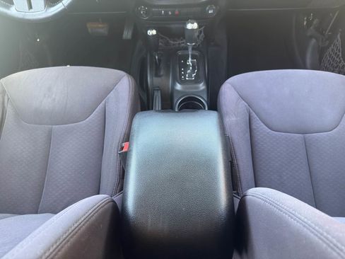 Used 2013 Jeep Wrangler Unlimited Sport image 28