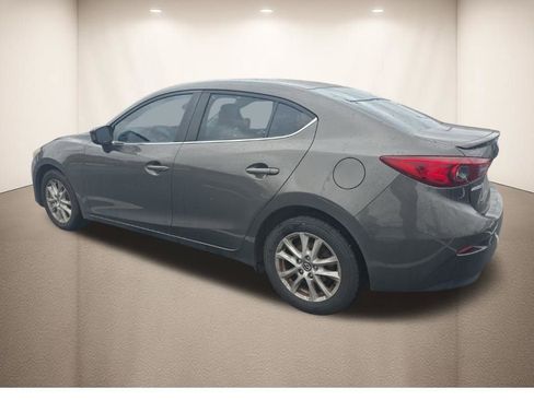 Used 2016 MAZDA MAZDA3 i Touring image 10