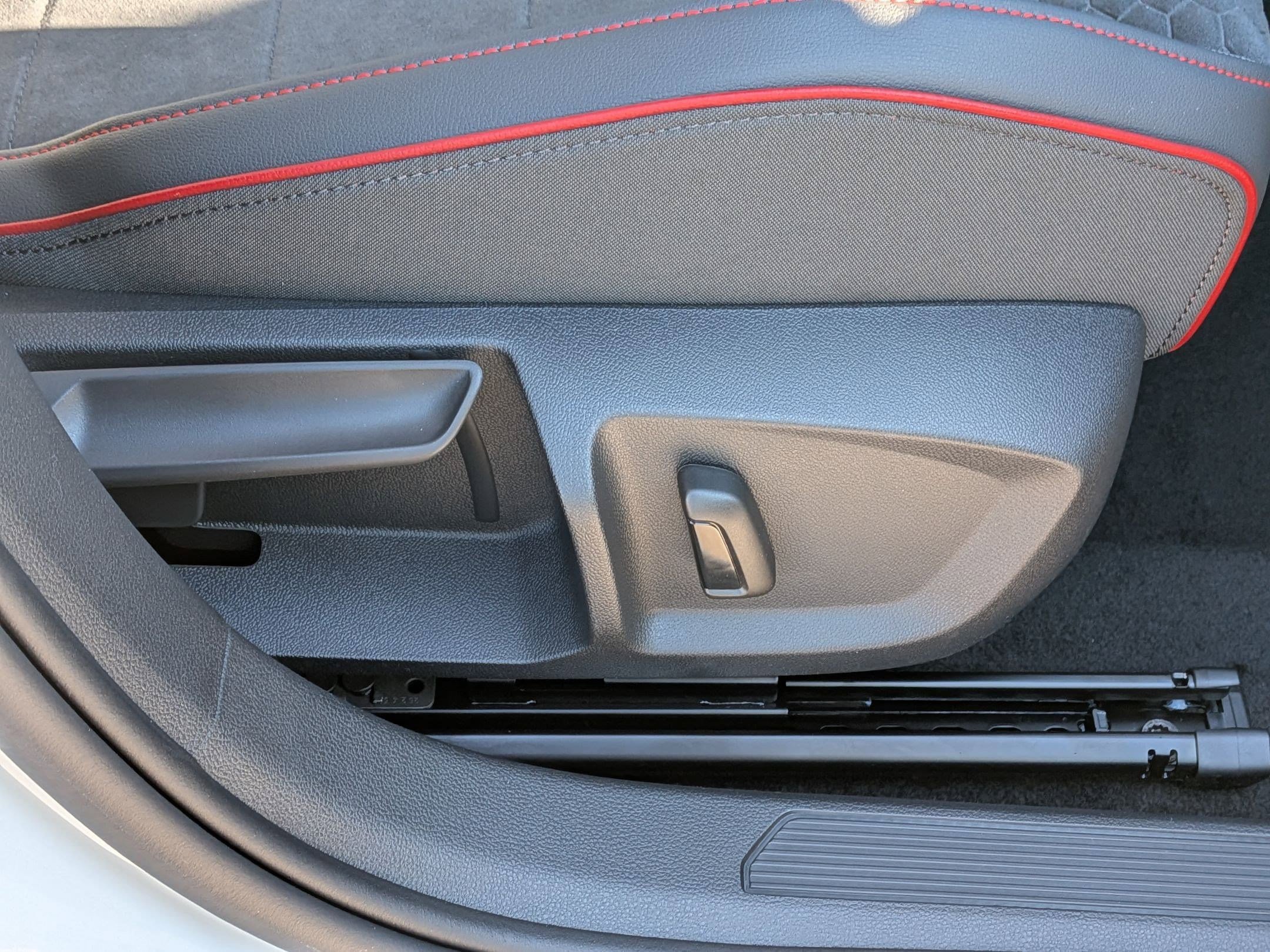 New 2026 Volkswagen GTI SE FWD image 36