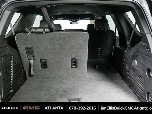 Used 2025 Chevrolet Tahoe LT RWD image 32