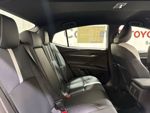 Used 2025 Toyota Camry SE image 15