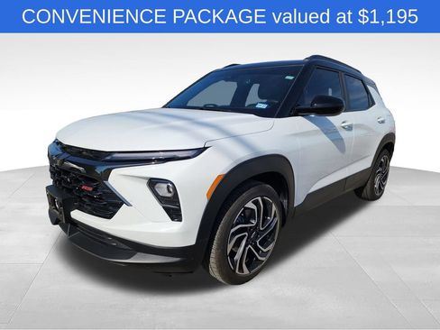 Used 2024 Chevrolet TrailBlazer RS w/ Convenience Package FWD image 2