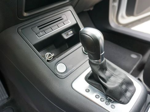 Used 2016 Volkswagen Tiguan SE FWD image 17