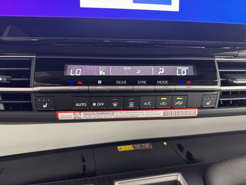 New 2026 Toyota Sienna XLE FWD image 3