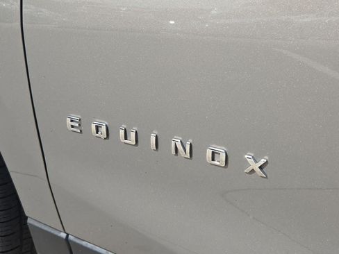 Used 2019 Chevrolet Equinox LT FWD image 11
