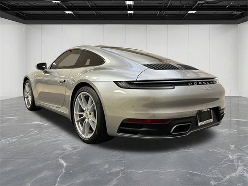 Used 2024 Porsche 911 Carrera image 3