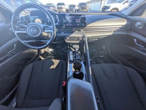 Used 2021 Hyundai Elantra SEL w/ Convenience Package image 12