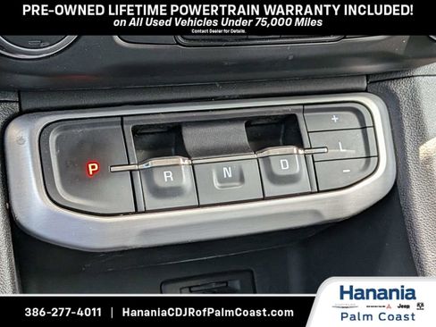 Used 2023 GMC Acadia SLT FWD image 22