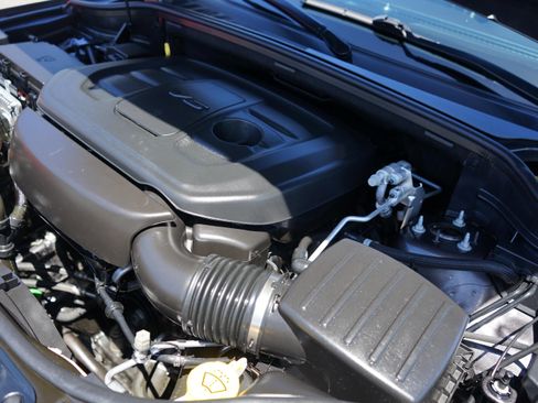 Used 2019 Jeep Grand Cherokee Limited AWD/4WD image 9